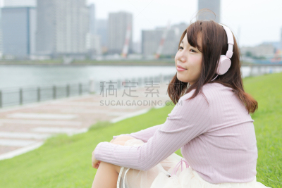 耳机,音乐,女人,填海造地,水湾,休闲活动,水平画幅,美人,早晨,户外
