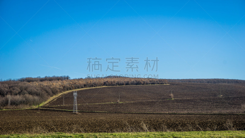 陆地,天空,水平画幅,云,无人,农业机器,泥土,夏天,户外,交通方式