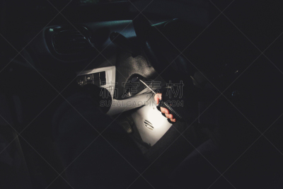 汽车,盗贼,车门,无法辨认的人,面具,仅男人,一个人,仅一个男人,保险,交通方式