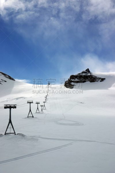 滑雪坡,阿尔卑斯山脉,滑雪缆车,垂直画幅,天空,风,山,雪,无人,野外动物