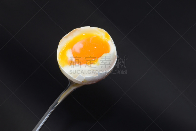 开着的,蛋,黑色背景,婴儿勺,餐具,褐色,煮食,水平画幅,膳食,早晨