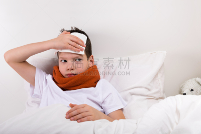 温度,男孩,床,看,举起手,人的头部,拿着,雕刻图像,母球,布置