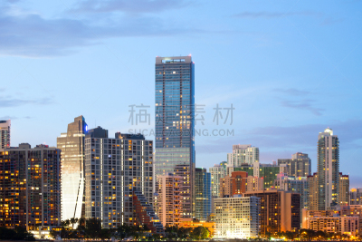 城市天际线,建筑外部,迈阿密,居住区,水,水平画幅,云,夜晚,无人,户外