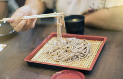 筷子,面条,女人,怀石料理,荞麦面,荞麦,褐色,水平画幅,有机食品,膳食