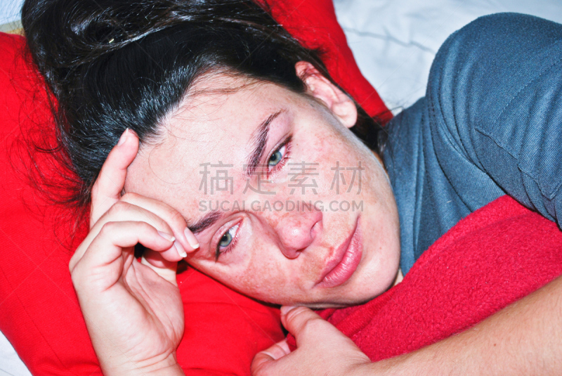 女人,毯子,休闲活动,纺织品,家庭生活,仅成年人,疲劳的,哀悼者,避孕药