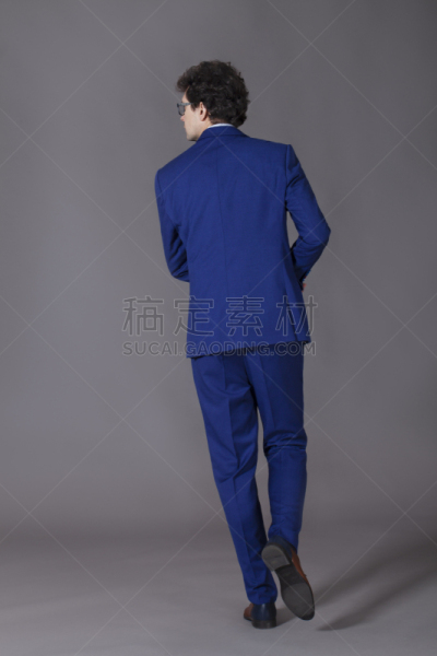 男人,看,背面视角,垂直画幅,仅成年人,开着的,信心,人的头部,机遇,波兰