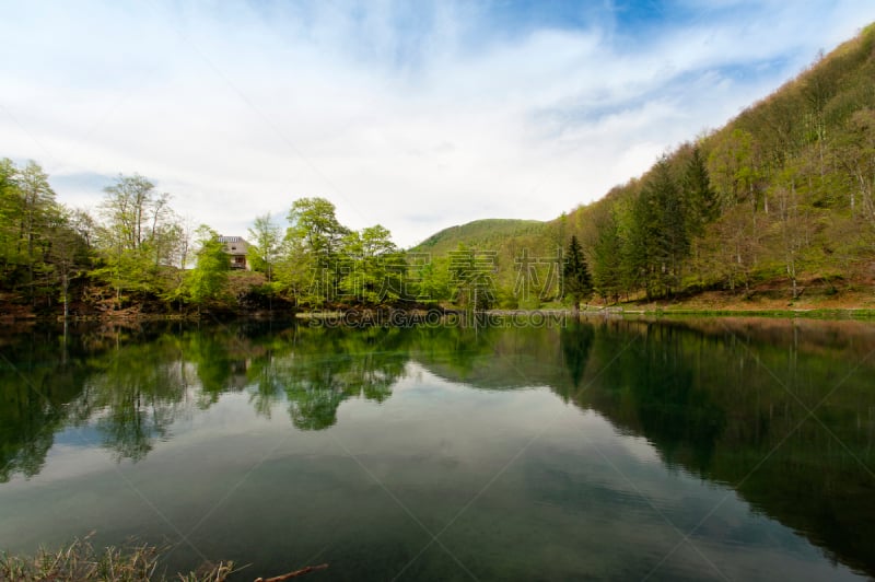 高架铁路铁轨,水,天空,水平画幅,古老的,户外,湖,滨水,山,法国