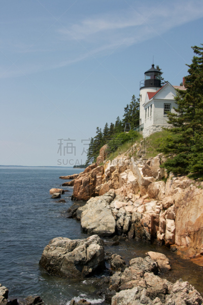 胡克角灯塔,垂直画幅,悬崖,无人,胡克角半岛,海港,常绿树,缅因州,建筑外部,户外
