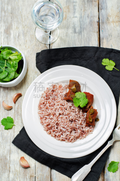 牛肉,白米,蔬菜,炊具,红辣椒,垂直画幅,饮食,胡椒薄荷天竺葵,木制,无人