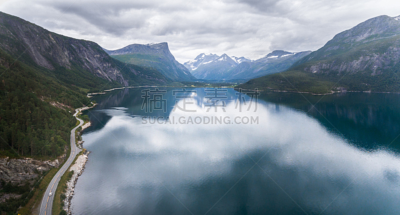 风景,航拍视角,峡湾,挪威,汽车,自然美,水,美,水平画幅,高视角