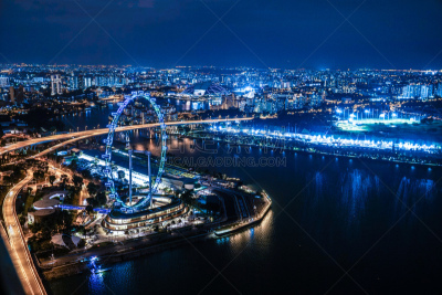 マリーナ・ベイ・サンズ展望台からの夜景