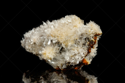 矿物质,异极矿,水晶,黑色背景,摇滚手势,石材,大特写,钙,自然界的状态,背景分离