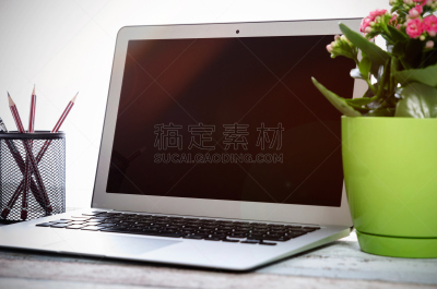 办公室,笔记本电脑,书桌,极简构图,留白,零售展示,风,水平画幅,工作场所,无人