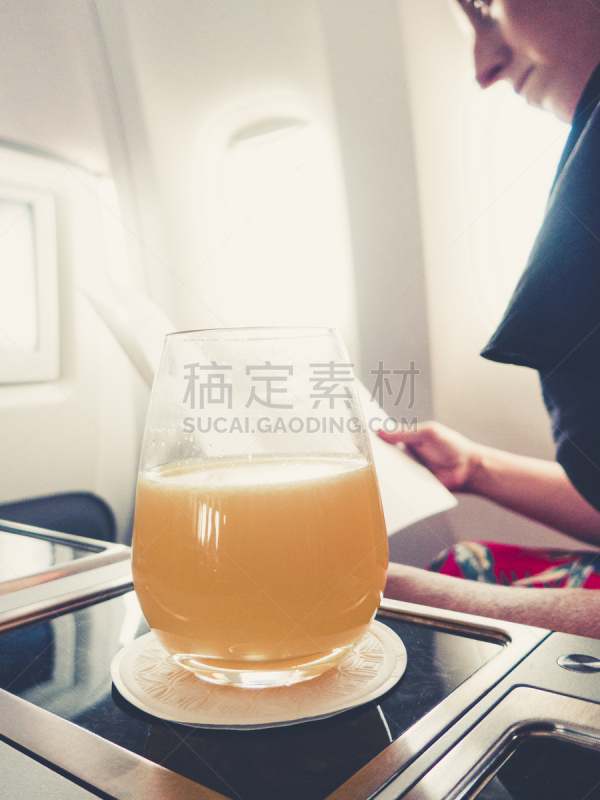 商务旅行,女人,飞机,清新,果汁,现代,饮料,商务,机票,头等舱