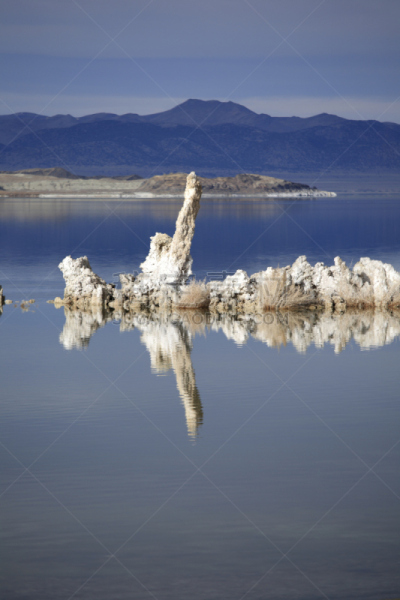 莫诺湖,泉华,垂直画幅,水,天空,美国西部,无人,优美,当地著名景点,石灰石