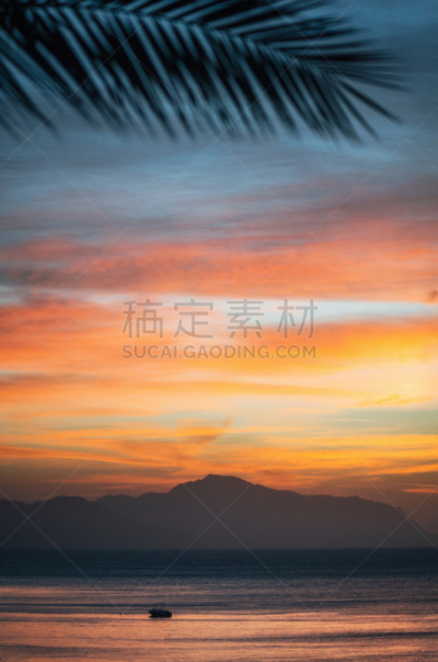 黎明,在上面,沙姆谢伊赫,埃及,蒂朗岛,多色的,垂直画幅,水,天空,休闲活动