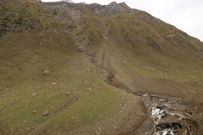 山脉,小溪,冰河,环境,云,雪,草,动机,河流,岩石