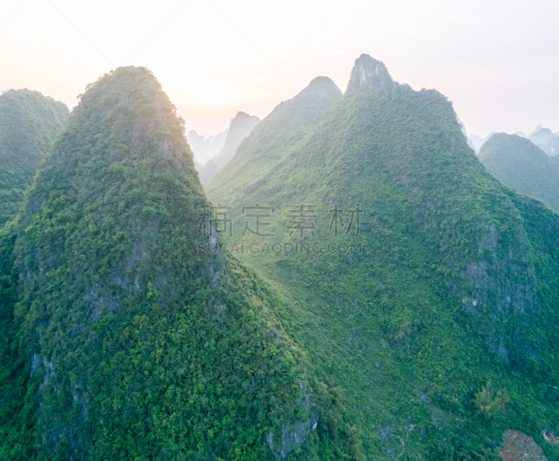 山,云景,航拍视角,阳朔县,桂林山水,兴平,阳朔,桂林,喀斯特,天空