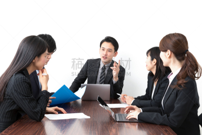 会议,人群,商务,注视镜头,笔记本电脑,少量人群,水平画幅,圆桌会议,套装,商务会议