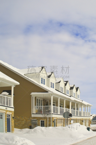 连栋房屋,晴朗,白昼,垂直画幅,留白,褐色,瓦沙加海滩滩,寒冷,雪,无人