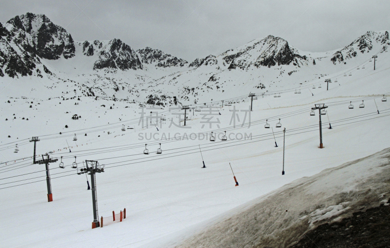 高架铁路铁轨,卡莎隘口,滑雪场,天空,度假胜地,座位,休闲活动,水平画幅,山,提举