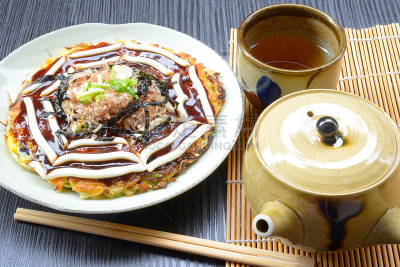 比萨饼,御好烧,薄烤饼,格子烤肉,水平画幅,无人,膳食,油煎虾面,户外,莴苣