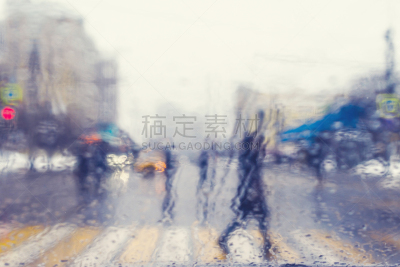 汽车,透过窗户往外看,十字路口,运动模糊,挡风玻璃,雨滴,人行横道,湿,沥青,交通