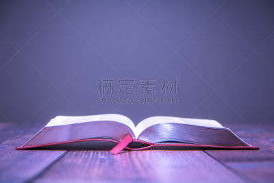女人,十诫,圣灵降临节,主教制主义,圣歌,新约,阿们宗派,洗礼堂,福音派的教义