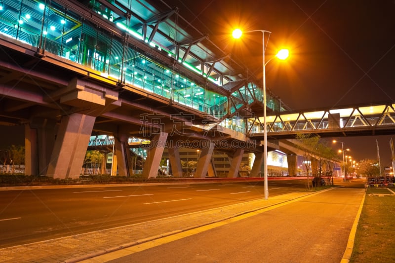 市区路,高架桥,桥,平视角,室内地面,水平画幅,夜晚,无人,交通,透视图