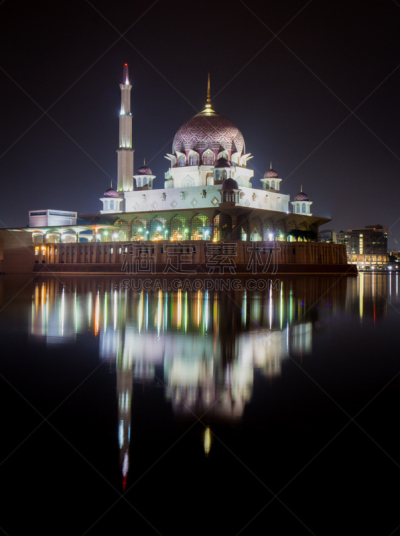 清真寺,马来西亚,布城,夜晚,垂直画幅,水,灵性,无人,当地著名景点,树袋熊
