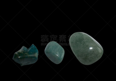 石头,三个物体,绿色,绿色微斜长石,蓝铜矿,月石沙滩,长石,石英岩,方解石,硅石