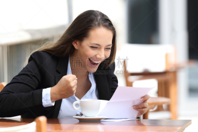 女商人,户外,英文字母a,税,经理,仅成年人,青年人,商务,女人,仅一个女人