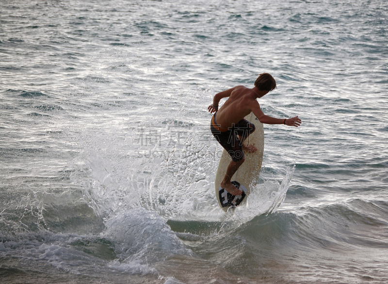 玛凯那,撇水鸟,skimboard,浅水滑水,水,青少年,休闲活动,水平画幅,夏天,户外