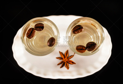 芳香的,含酒精饮料,茴芹,饮料,玻璃,咖啡豆,烤咖啡豆,褐色,水平画幅,鸡尾酒