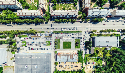 夏天,都市风景,建筑外部,房屋,路,航拍视角,全景,晴朗,十字路口,公园