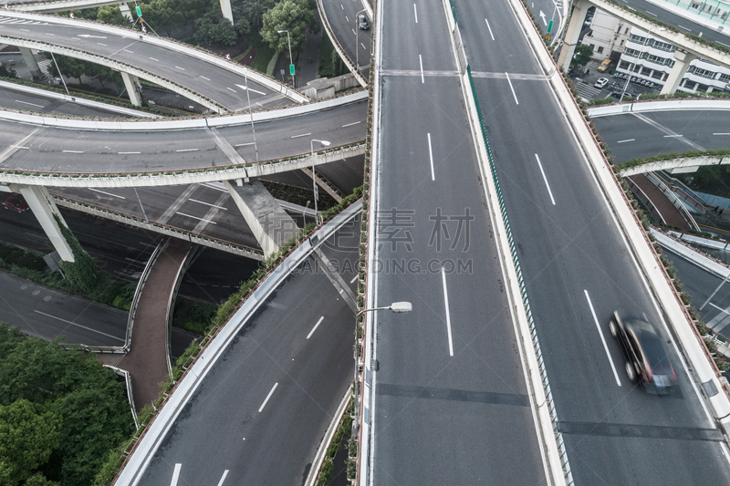 公路,高架道路,城市,白昼,多云,航拍视角,水平画幅,高视角,陆用车,户外