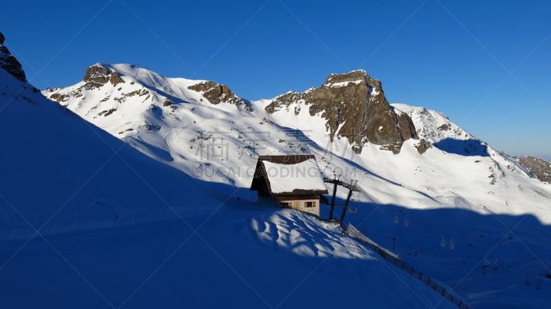 早晨,滑雪雪橇,都市风光,居住区,天空,水平画幅,山,雪,无人,滑雪坡