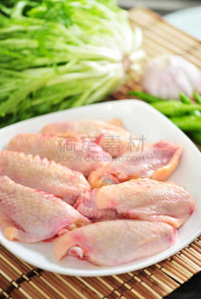 鸡翅,生食,蔬菜,厚木板,白肉,垂直画幅,无人,中国,鸡肉,食品
