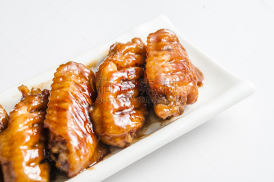 鸡翅,水牛城辣鸡翅,酱油,自助餐,水平画幅,开胃品,动物身体部位,香料,翅膀,薄荷叶