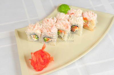 食品,海蛇,黄瓜卷,三文鱼卷,加州卷,海味沙拉,海老寿司,寿司卷,紫菜,生鱼片