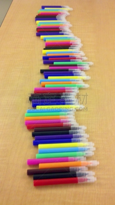桌子,数字50,市场,毡尖笔,小学,橙色,图书馆,堆,艺术品,学校用品