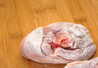焖小牛腿肉,面粉,厚木板,餐具,吝啬的,洞,水平画幅,上车,烹调,主厨