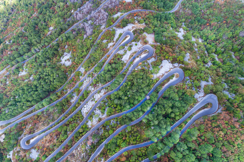 蛇型湖,路,航拍视角,巨蛇座,黑山,蜿蜒,天空,美,水平画幅,高视角