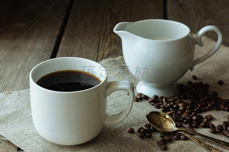 黑咖啡,奶壶,杯,牛奶搅拌器,餐具,烤咖啡豆,水平画幅,无人,早晨,饮料