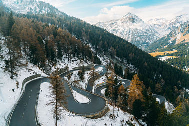 瑞士,雪,瑞士阿尔卑斯山,公路,野生动物保护区,阿尔卑斯山脉,水平画幅,高视角,圣诞节,无人
