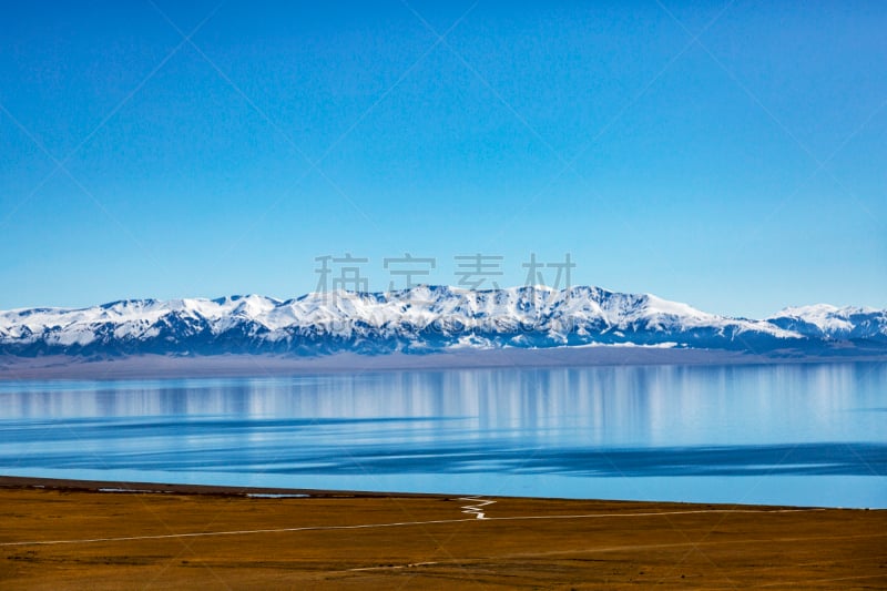 赛里木湖风景区,航拍视角,淡水,纯净,环境保护,水面,自然美,中国,湖,波浪