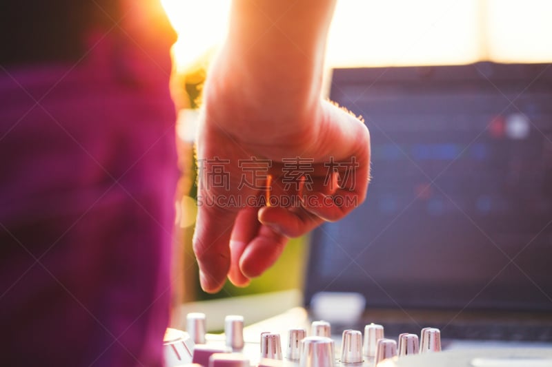 音频混合器,聚会的音乐主持人,户外,打碟,电子音乐,舞曲,职业赛马骑师,dj俱乐部,唱盘,磁盘
