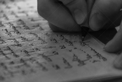 特写,纸,编剧,作家,大写字母,黑白图片,单色调,圆珠笔,配方,低照明