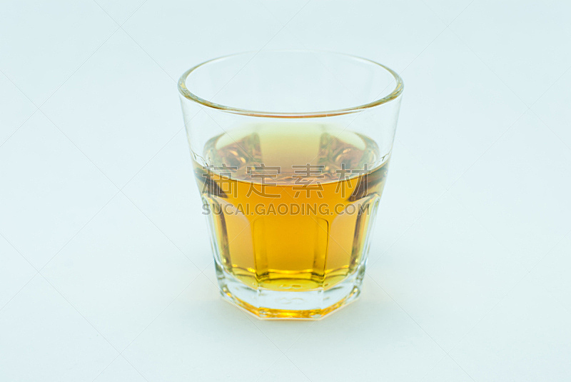 威士忌,白色背景,极简构图,充满的,玻璃杯,科涅克,苏格兰威士忌,喝醉的,朗姆酒,褐色