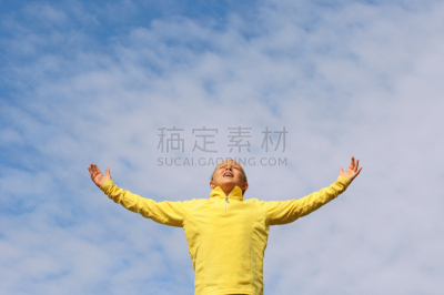 天空,女孩,青少年,灵性,四肢,水平画幅,14岁到15岁,青春期前儿童,儿童,学龄儿童